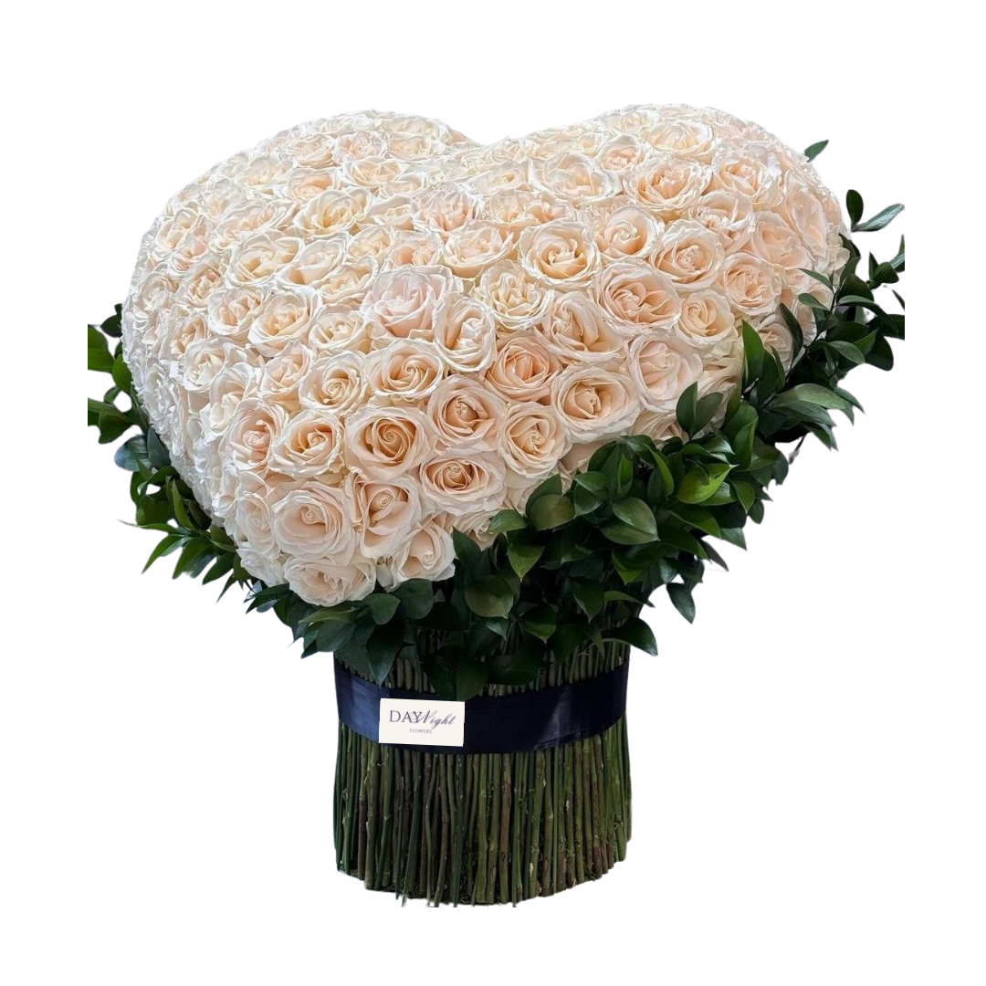 Grandeur Heart of White Roses